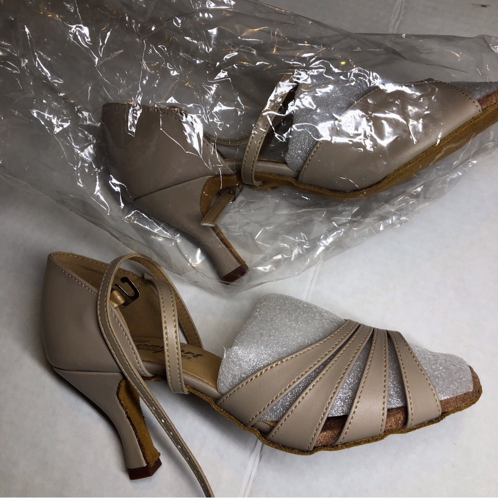 Ballroom Dance Shoes Swing Dance NEW Nude Sz 7 2.7” Heel Dust Bag Comfort Brand